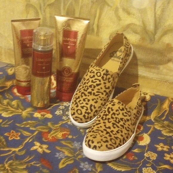 Fierce Fergalicious Cheetah Print Sneakers!* - Picture 1 of 4
